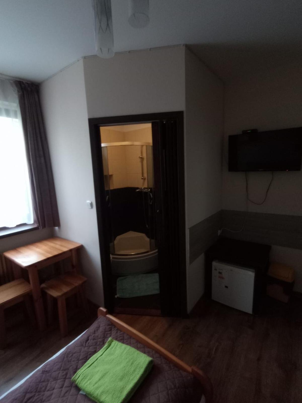 Noclegi Pod Debem Skawina Esterno foto